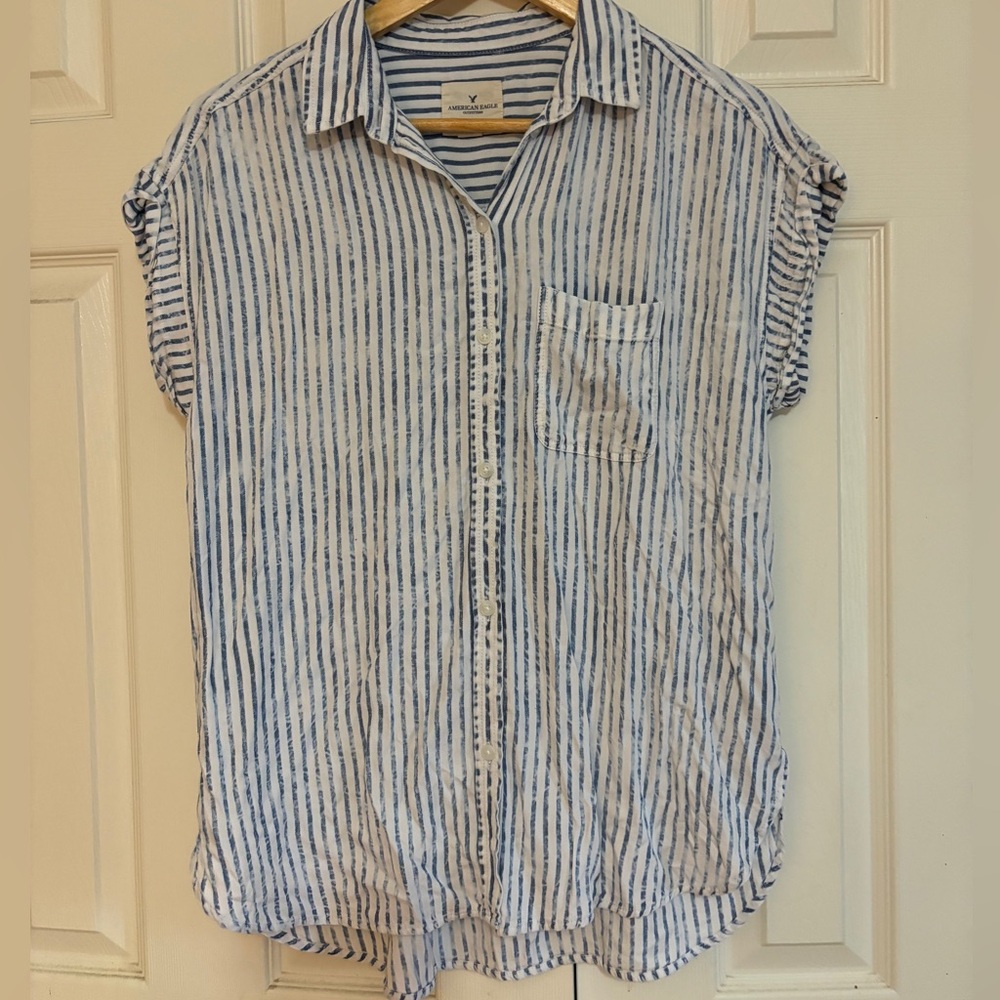 American Eagle Casual Comfy Navy/White Stripe Button Down Button Up (S)